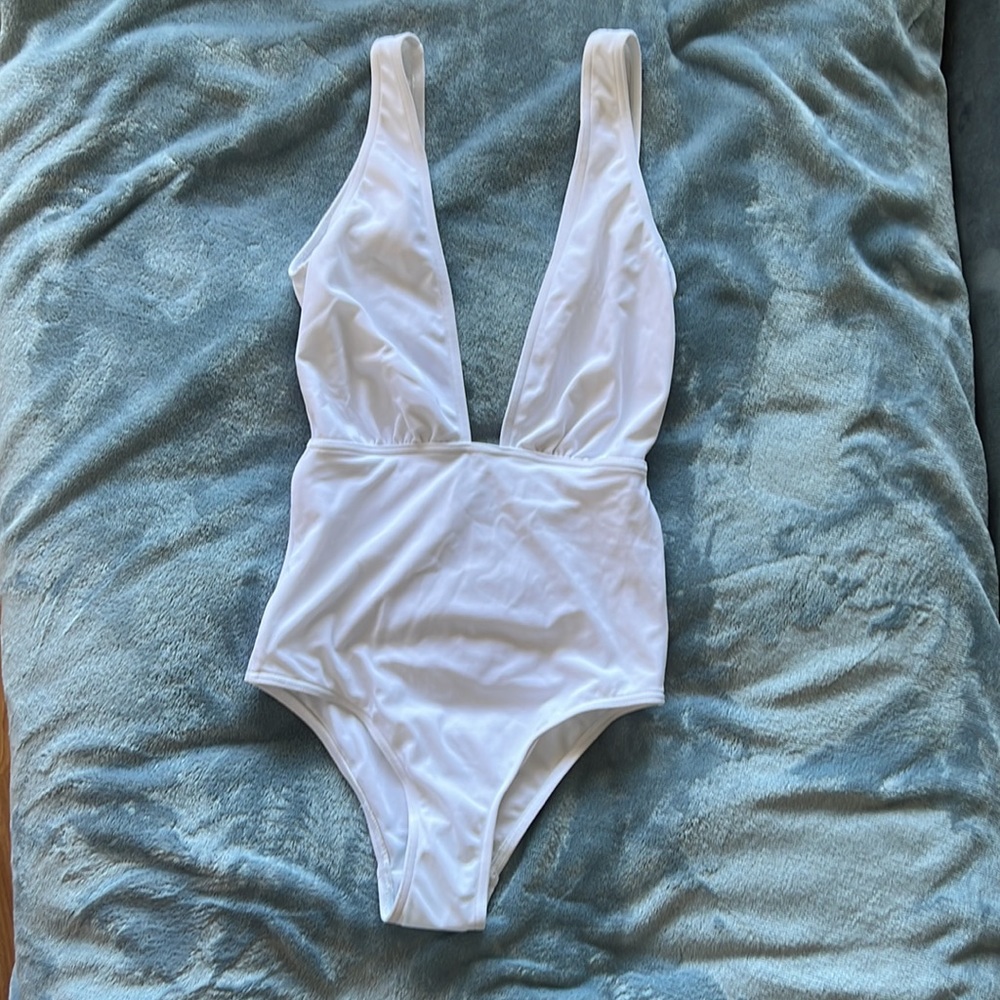 ASOS Swim White One Piece Swim Suit Size US 4
